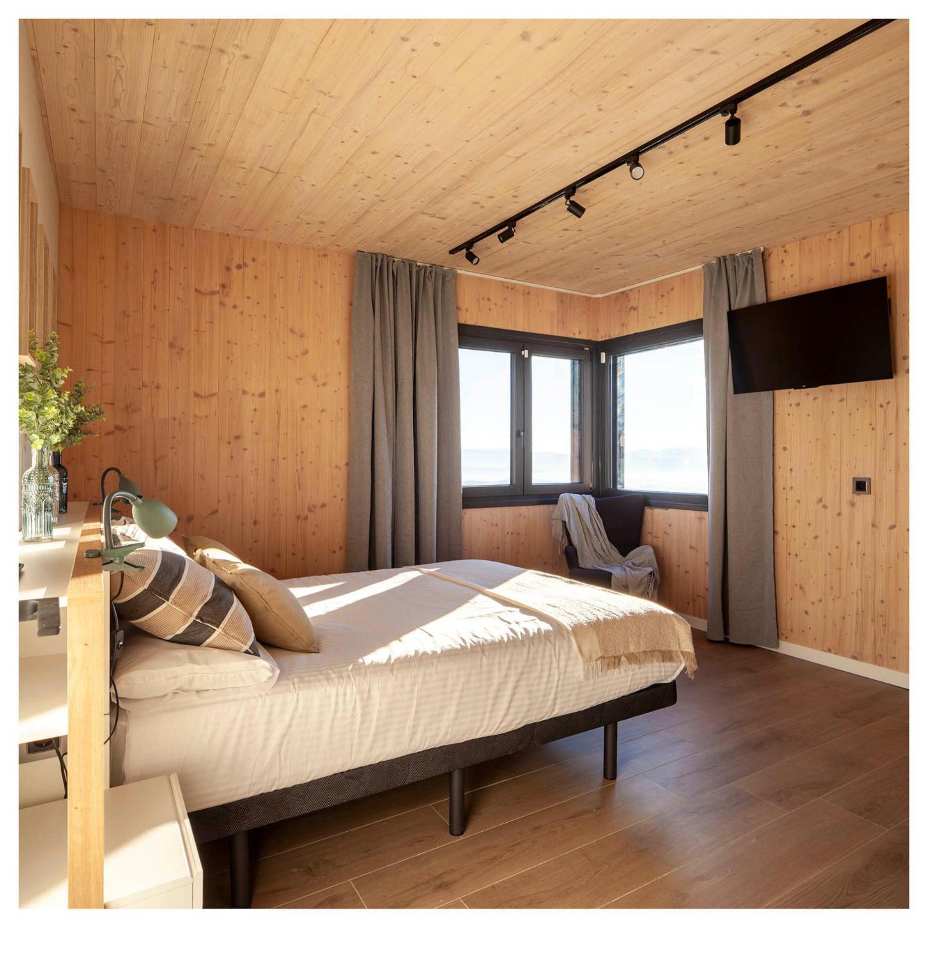 Eagle'S Nest Apartment Castellnou de Bages Ngoại thất bức ảnh