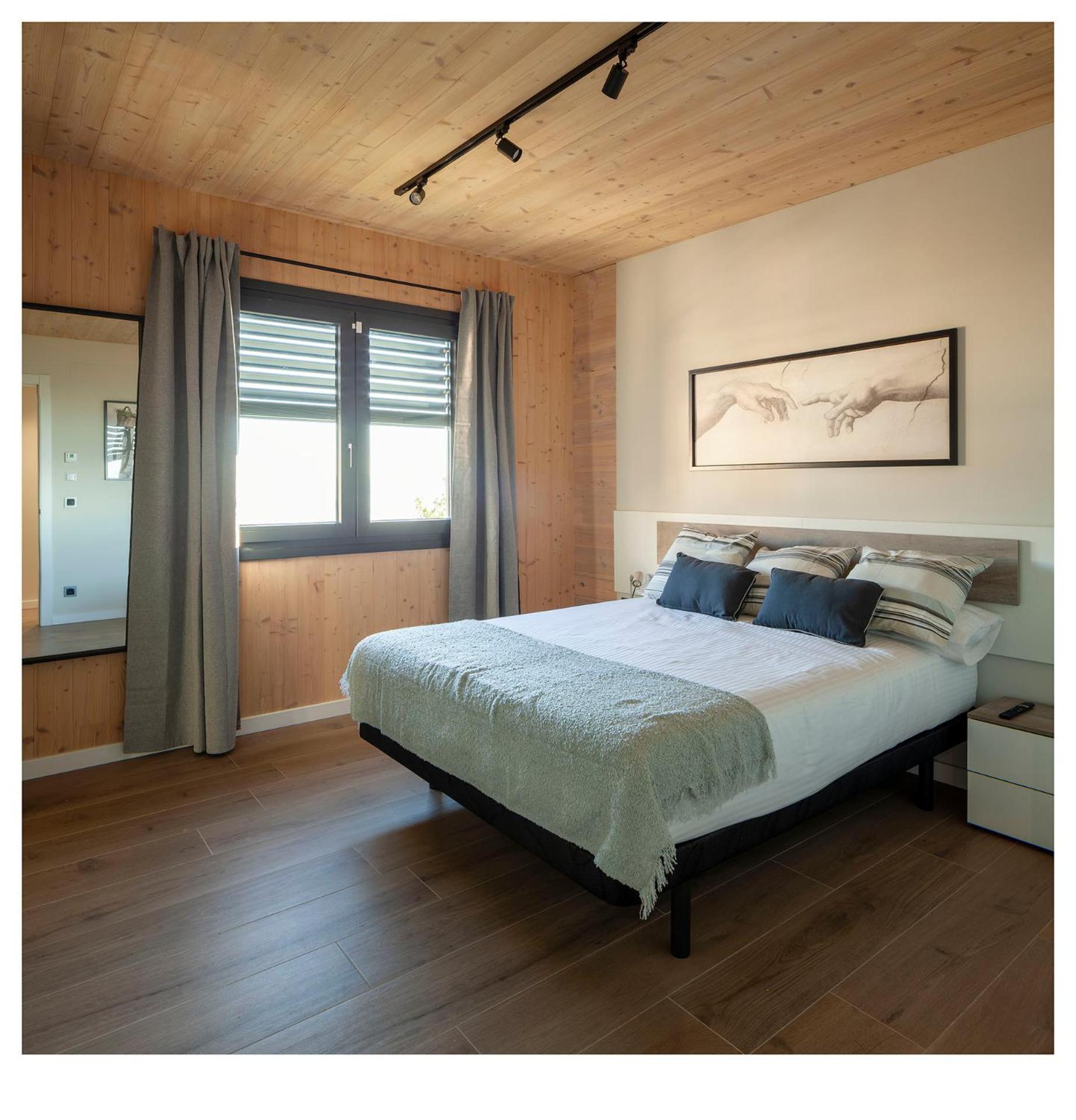 Eagle'S Nest Apartment Castellnou de Bages Ngoại thất bức ảnh